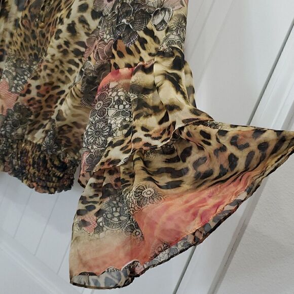 Boston Proper Womans Bell sleeve,  Floral/ Animal Print Blouse, Size 6 - Picture 4 of 5
